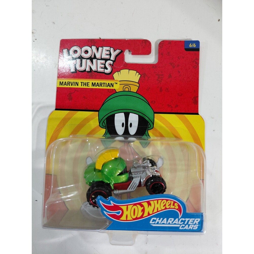 NIP Hot Wheels Character Cars 1:64 Die Cast Looney Tunes Marvin The Martian